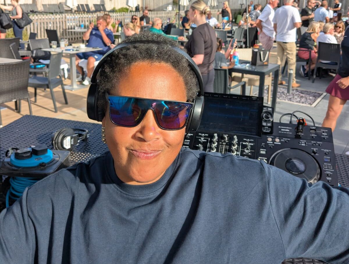DJ Elley Phunk Show